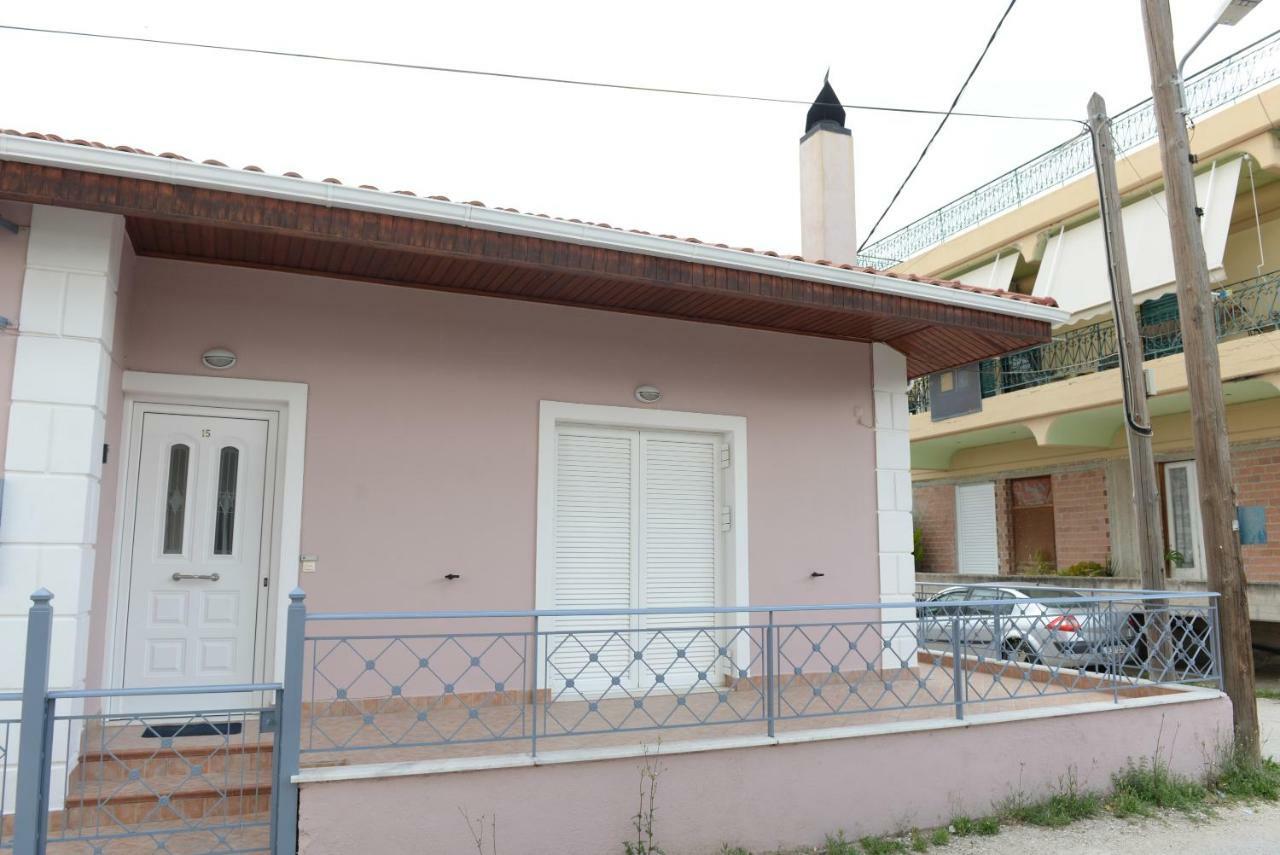 Patras Cozy Lodge Bagian luar foto