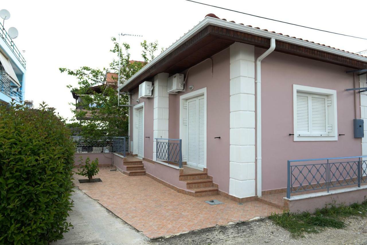 Patras Cozy Lodge Bagian luar foto